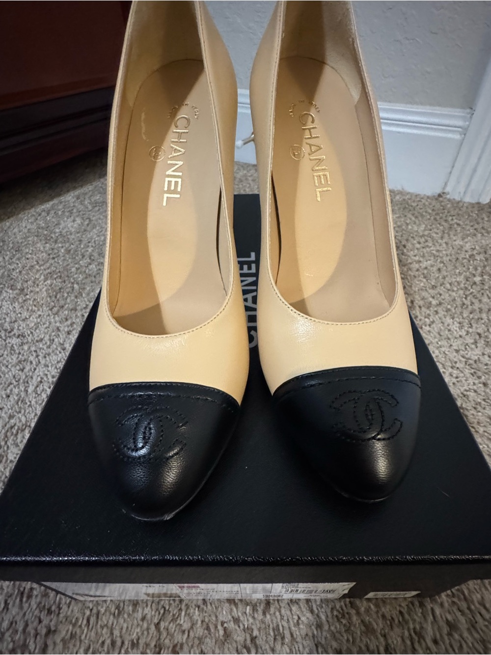 CHANEL Beige and Black Lambskin Pumps - Picture 5 of 10